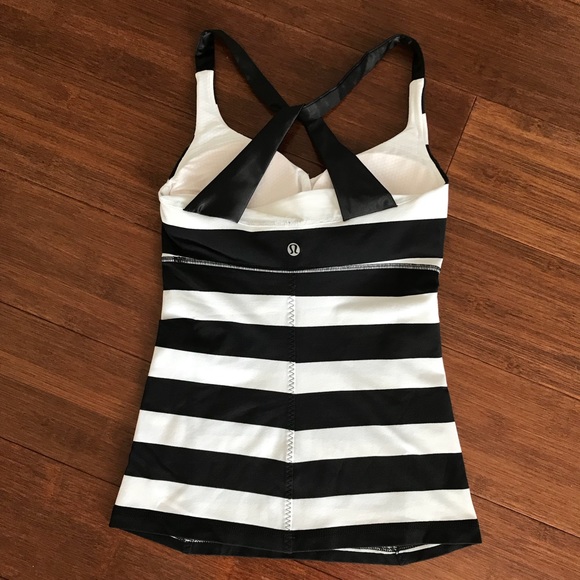 Lululemon Practice Daily Top Size 2 - Picture 3 of 6